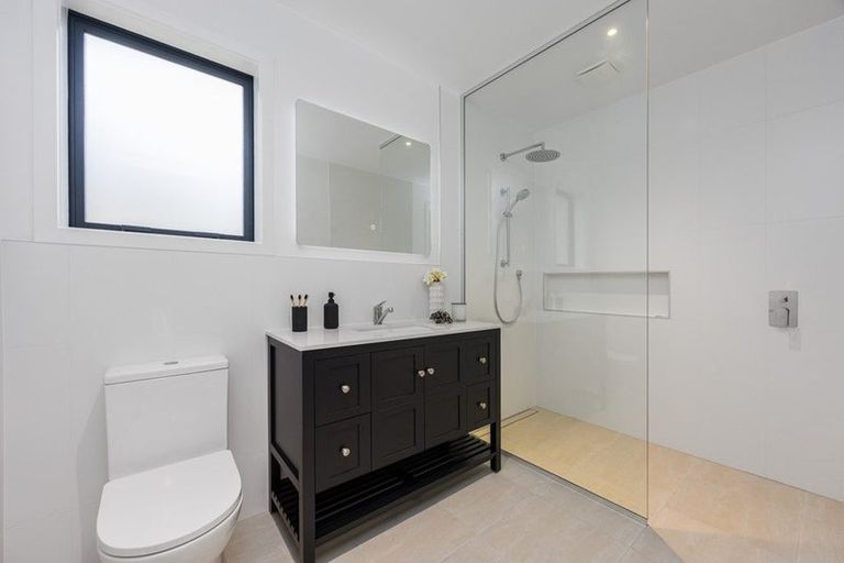 Photo of property in 12a Walbrook Road, Manly, Whangaparaoa, 0930