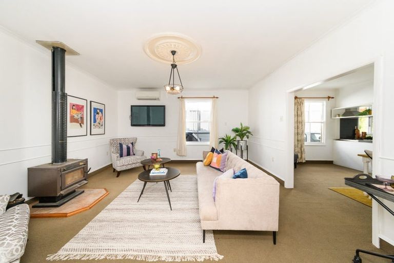 Photo of property in 53 Manson Street, Terrace End, Palmerston North, 4410