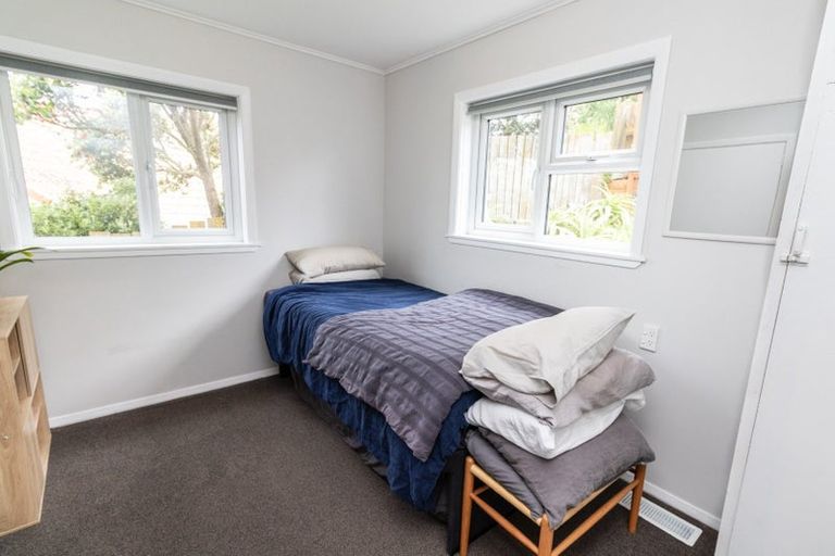 Photo of property in 8 Bowes Crescent, Strathmore Park, Wellington, 6022