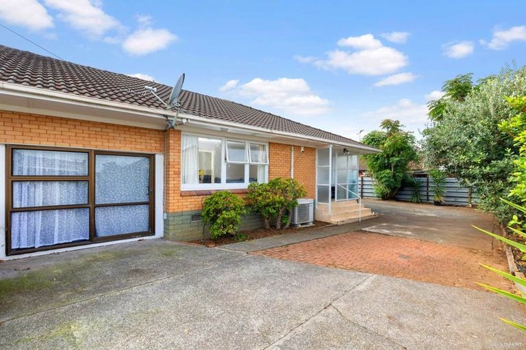Photo of property in 1/108a Carruth Road, Papatoetoe, Auckland, 2025