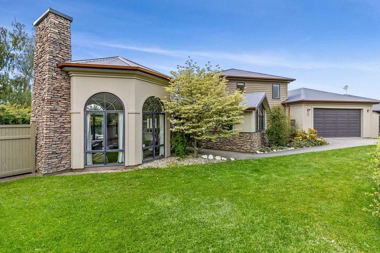 Photo of property in 8 Stonebridge Close, Wanaka, 9305