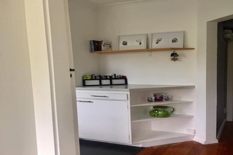 Photo of property in 34 Ranui Terrace, Tawa, Wellington, 5028