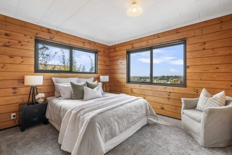 Photo of property in 1/45 Target Road, Totara Vale, Auckland, 0629