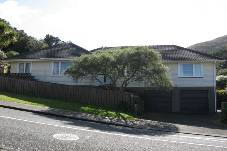 Photo of property in 125 Parkvale Road, Karori, Wellington, 6012