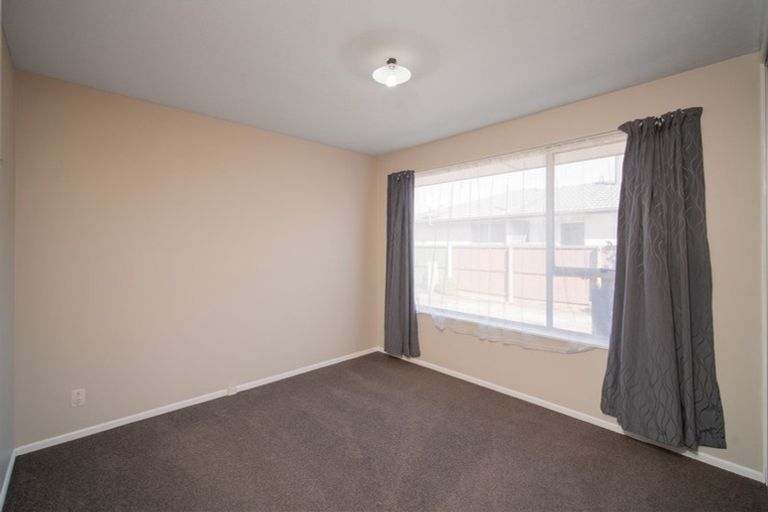 Photo of property in 1/64 Denise Crescent, Hornby, Christchurch, 8042