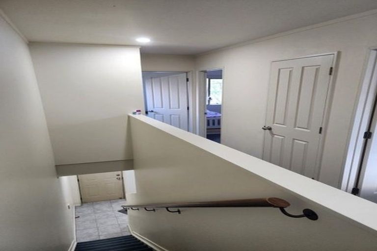 Photo of property in 3 Butia Avenue, Henderson, Auckland, 0612