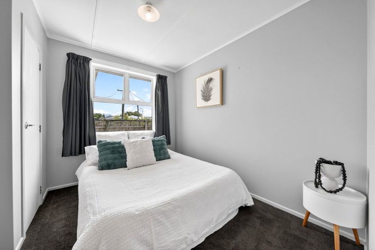 Photo of property in 26 Wavell Crescent, Lansdowne, Masterton, 5810