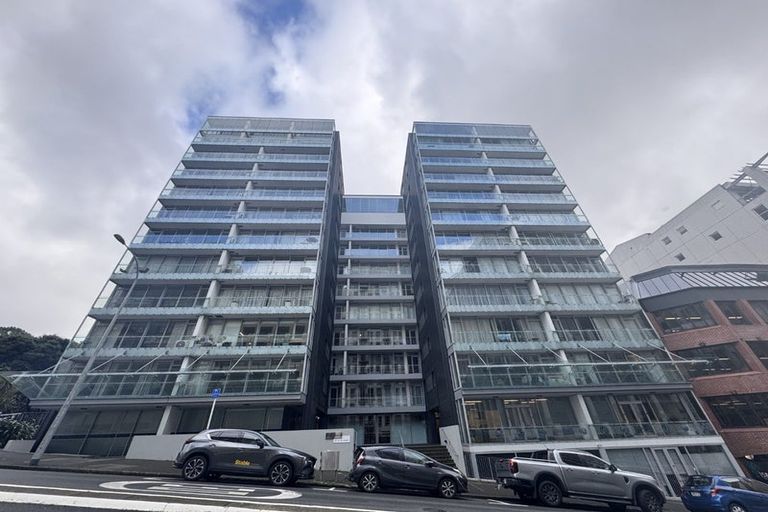 Photo of property in Montreaux Apartments, 9c/164 The Terrace, Wellington Central, Wellington, 6011