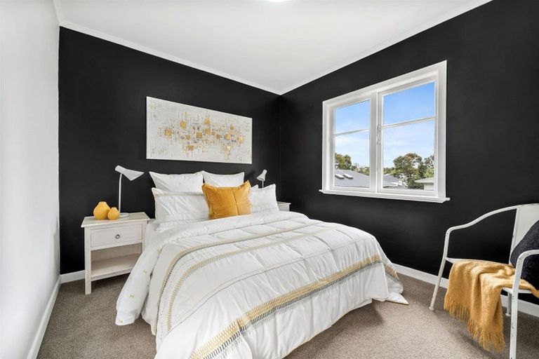 Photo of property in 1/130 Edmonton Road, Te Atatu South, Auckland, 0610