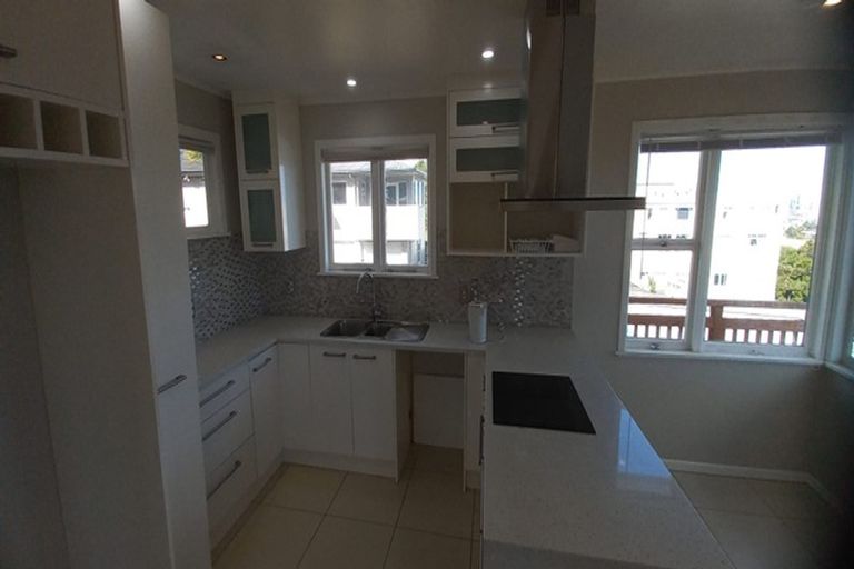 Photo of property in 82a Mokoia Road, Birkenhead, Auckland, 0626