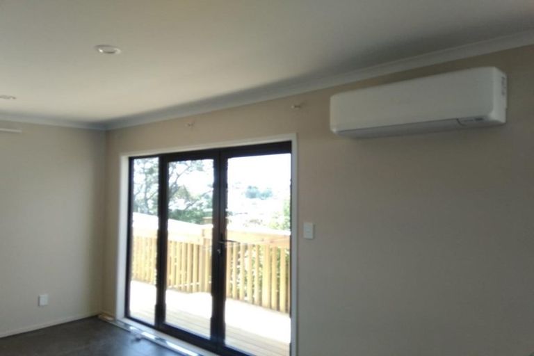 Photo of property in 2/21a Ludlow Terrace, Totara Vale, Auckland, 0627