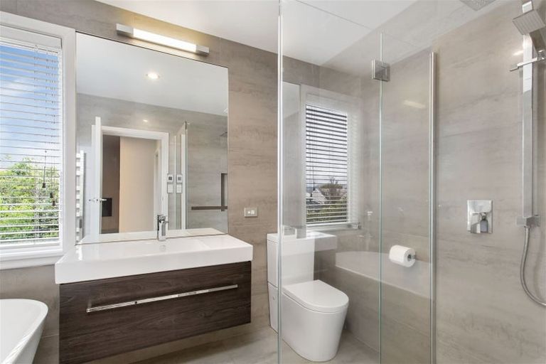 Photo of property in 26 Grahams Road, Ilam, Christchurch, 8041