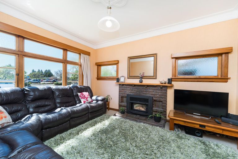 Photo of property in 8 Heretaunga Street, Palmerston North, 4414