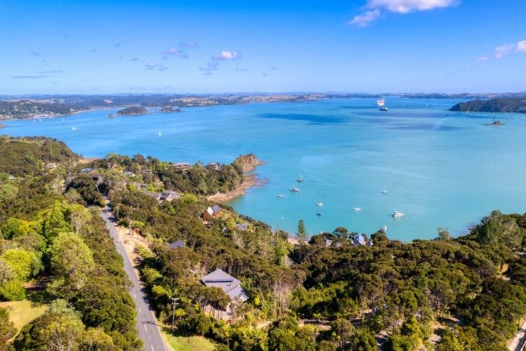 Photo of property in 202 Te Wahapu Road, Russell, 0272