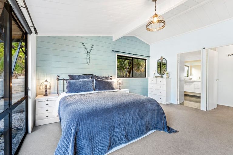 Photo of property in 84 Brick Bay Drive, Sandspit, Warkworth, 0982