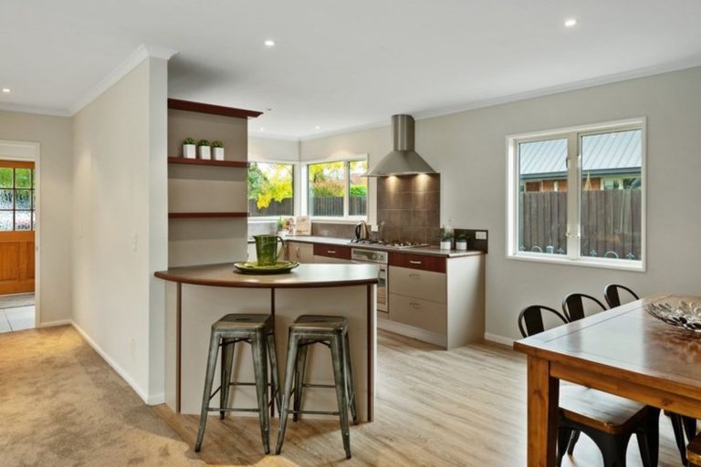 Photo of property in 43 Memorial Avenue, Ilam, Christchurch, 8053