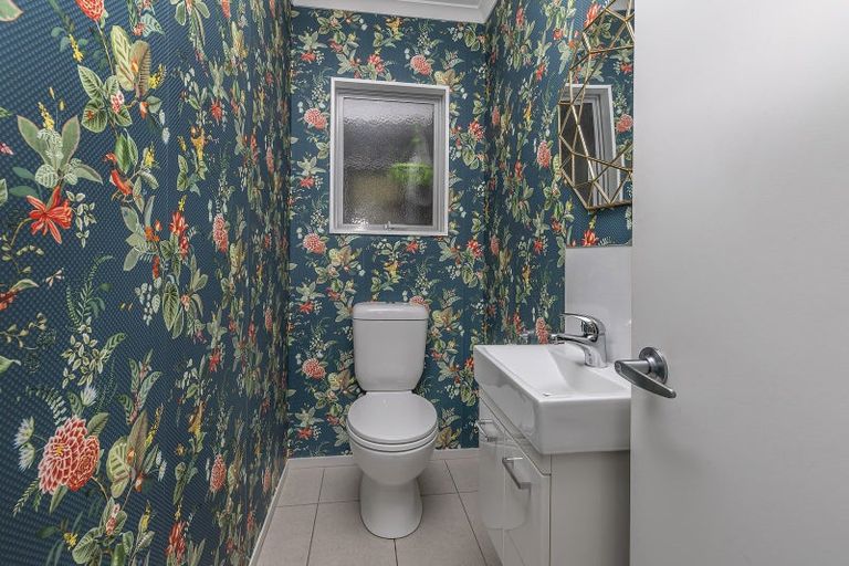 Photo of property in 32 Havana Rise, Grenada Village, Wellington, 6037