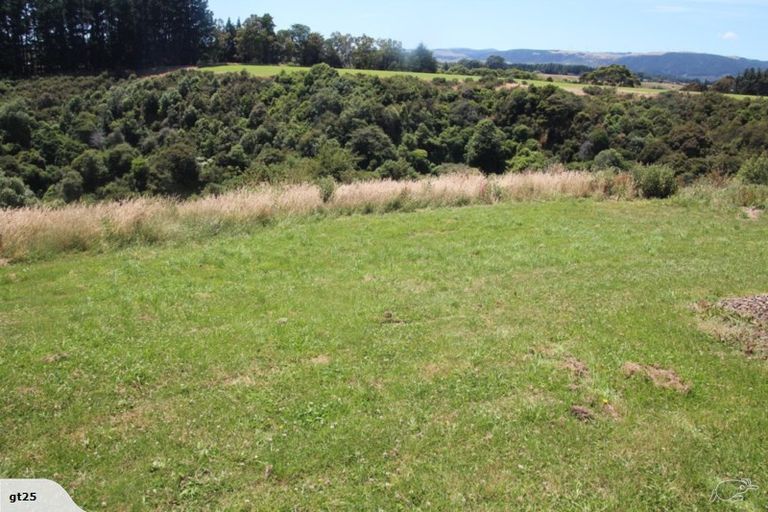 Photo of property in 24 Coutts Way, Fitzherbert, Palmerston North, 4410