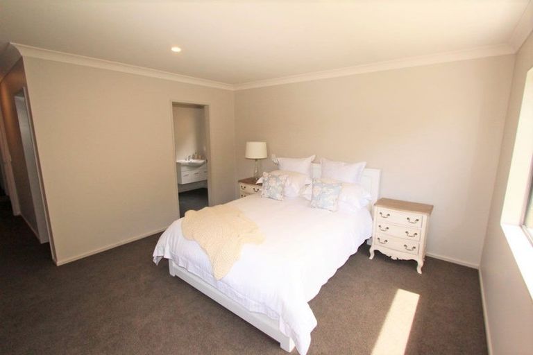 Photo of property in 16 Spritsail Place, Whitby, Porirua, 5024