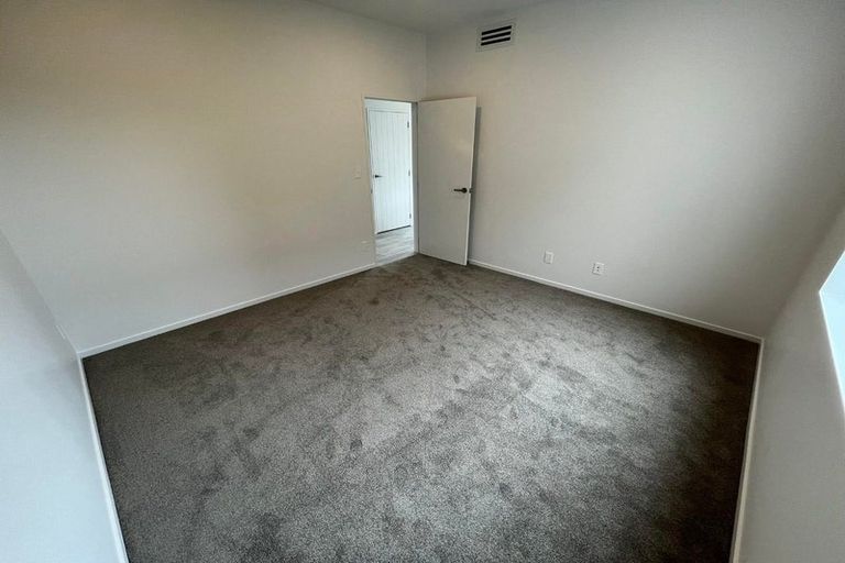 Photo of property in 20 Lockyer Road, Kumeu, 0810