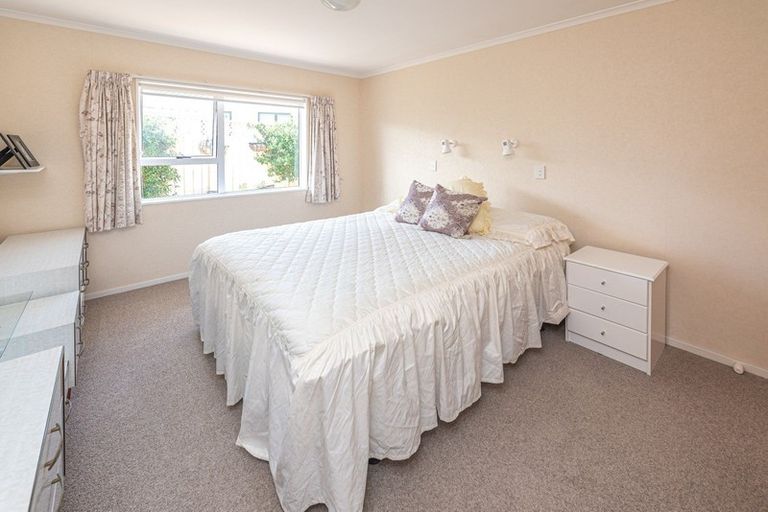 Photo of property in 6 Waharua Place, Tawhero, Whanganui, 4501