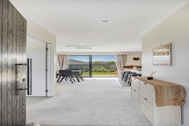 Photo of property in 4 Mooring Close, Haruru, 0204