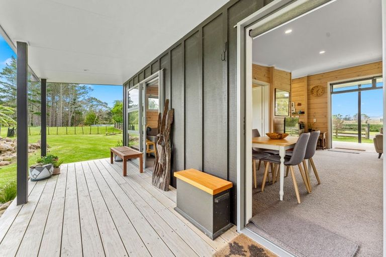Photo of property in 842a South Head Road, South Head, Helensville, 0874