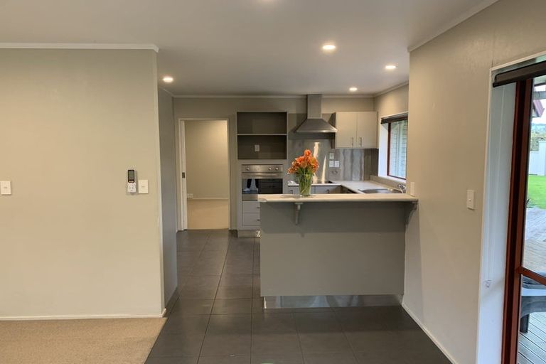 Photo of property in 14 Kilkenny Place, Fitzherbert, Palmerston North, 4410