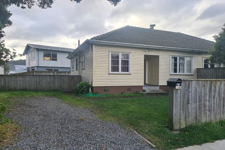 Photo of property in 64 Oxford Terrace, Epuni, Lower Hutt, 5011