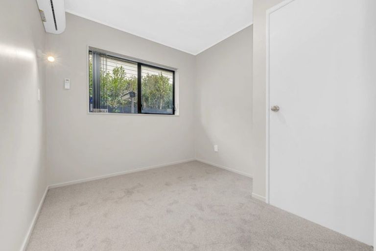Photo of property in 1/3 Kelvin Road, Papakura, 2110