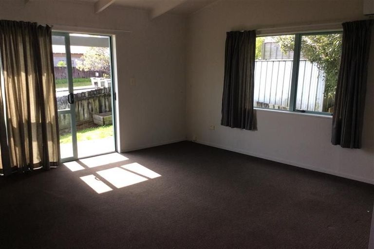 Photo of property in 2/35 Station Road, Te Kamo, Whangarei, 0112