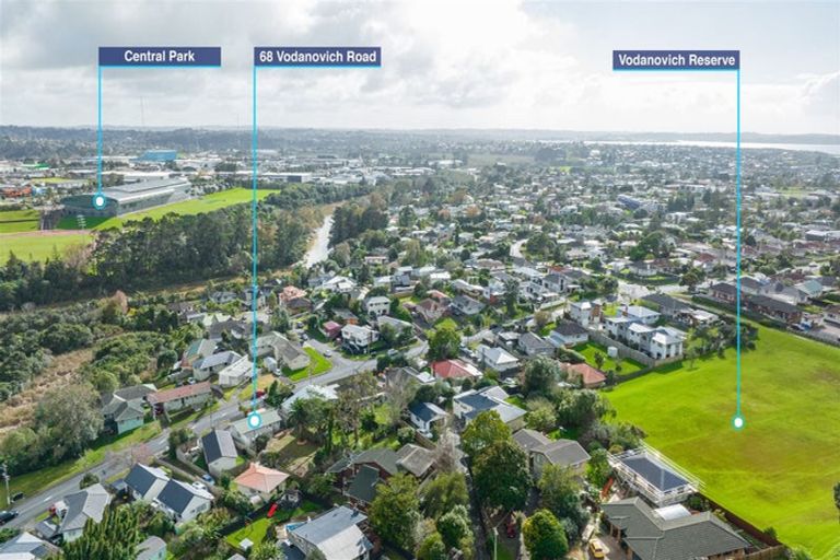 Photo of property in 68 Vodanovich Road, Te Atatu South, Auckland, 0610