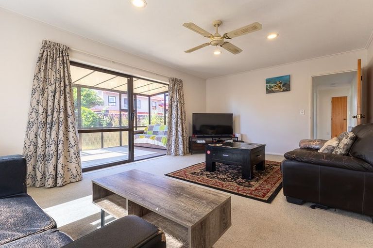 Photo of property in 13a Hadfield Place, Paraparaumu Beach, Paraparaumu, 5032