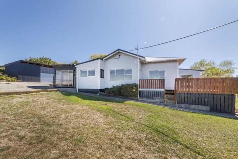 Photo of property in 16 King Street, Halcombe, Feilding, 4779