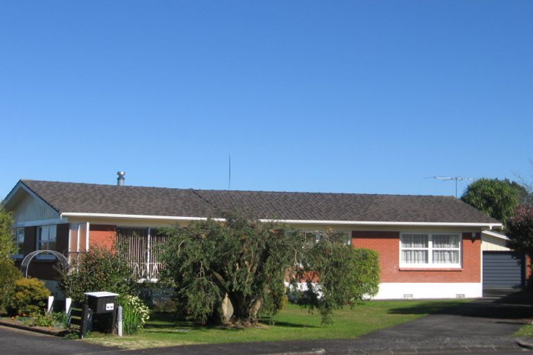 Photo of property in 6 Bushlands Place, Opaheke, Papakura, 2113