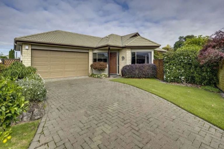 Photo of property in 10 Claridge Place, Taradale, Napier, 4112