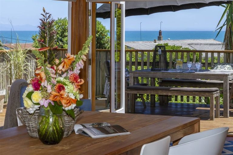 Photo of property in 20 Pingau Street, Paekakariki, 5034