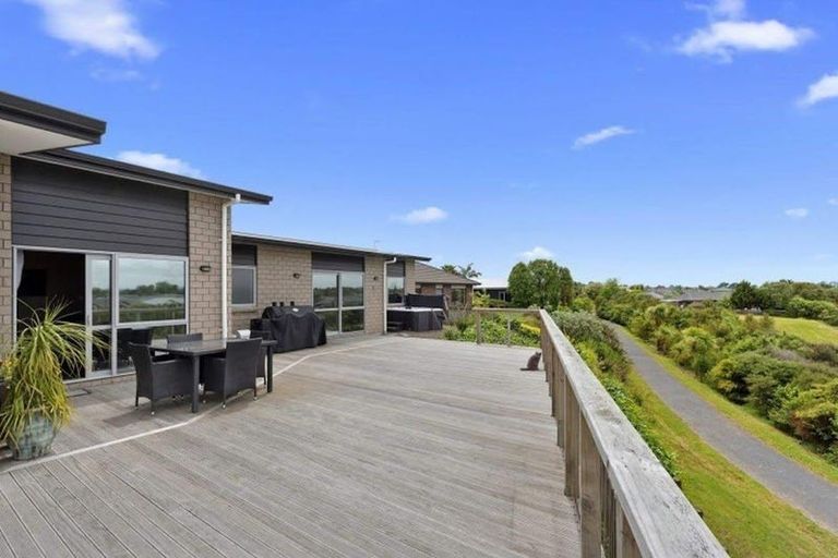 Photo of property in 32 Magellan Rise, Flagstaff, Hamilton, 3210