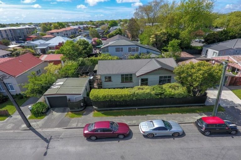 Photo of property in 12 Packe Street, Edgeware, Christchurch, 8013