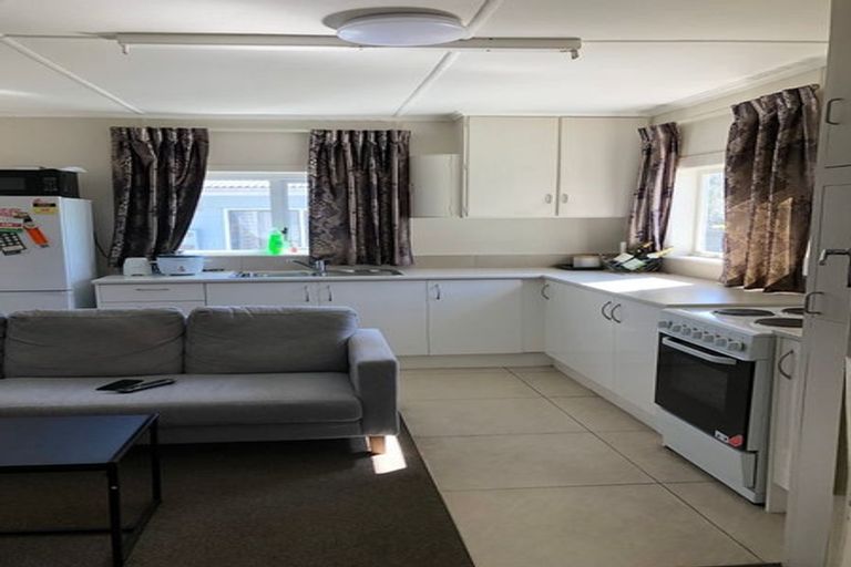 Photo of property in 57 Woodside Road, Massey, Auckland, 0614