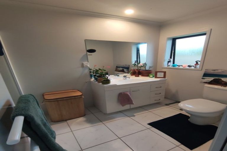 Photo of property in 19 Grabella Place, Papamoa Beach, Papamoa, 3118