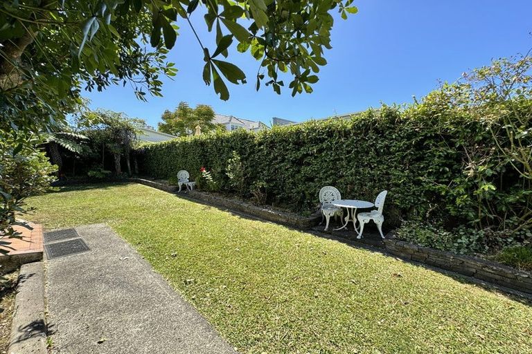 Photo of property in 25 Porritt Avenue, Chatswood, Auckland, 0626