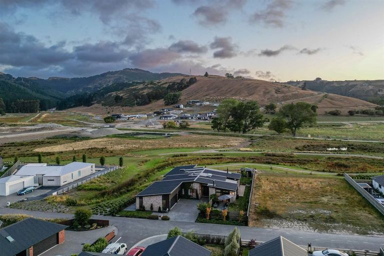 Photo of property in 8 Caro Lane, Cracroft, Christchurch, 8022