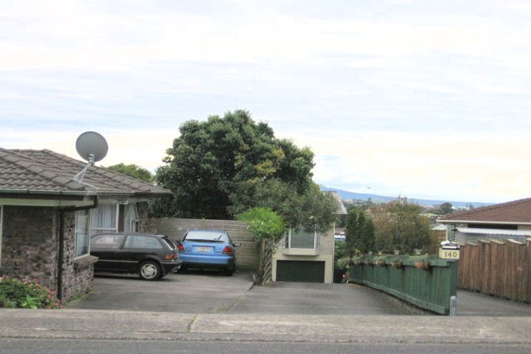 Photo of property in 1/138 Sandspit Road, Shelly Park, Auckland, 2014