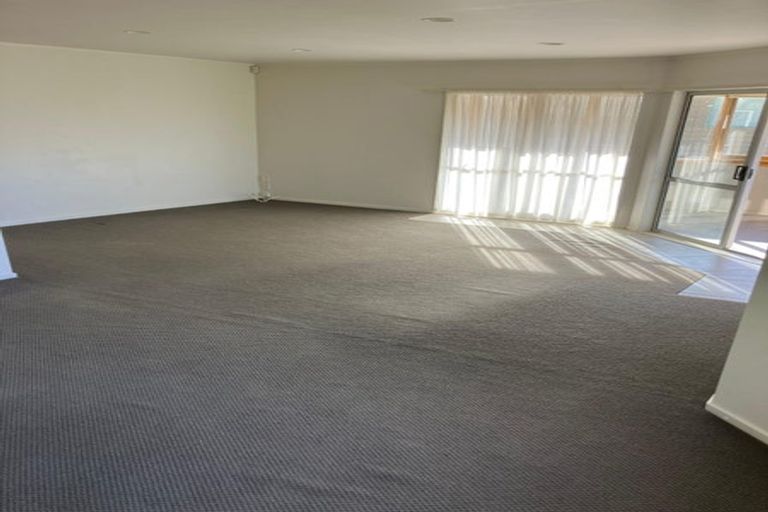 Photo of property in 8 Greenridge Court, Glenfield, Auckland, 0629