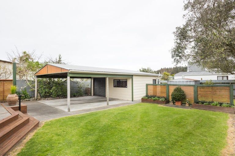 Photo of property in 5 Hennessy Street West, Foxton Beach, Foxton, 4815