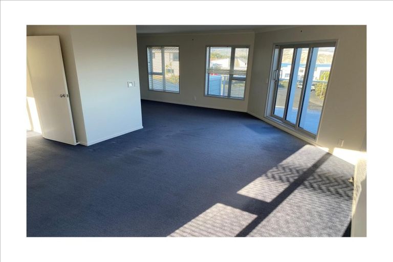 Photo of property in 20 Bowes Crescent, Strathmore Park, Wellington, 6022