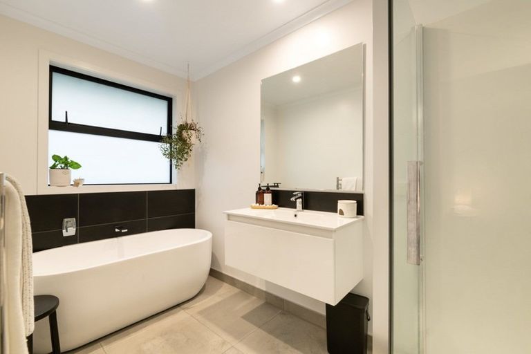 Photo of property in 205 Ballintoy Park Drive, Welcome Bay, Tauranga, 3175