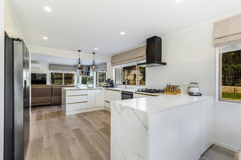 Photo of property in 54 Black Teal Close, Unsworth Heights, Auckland, 0632