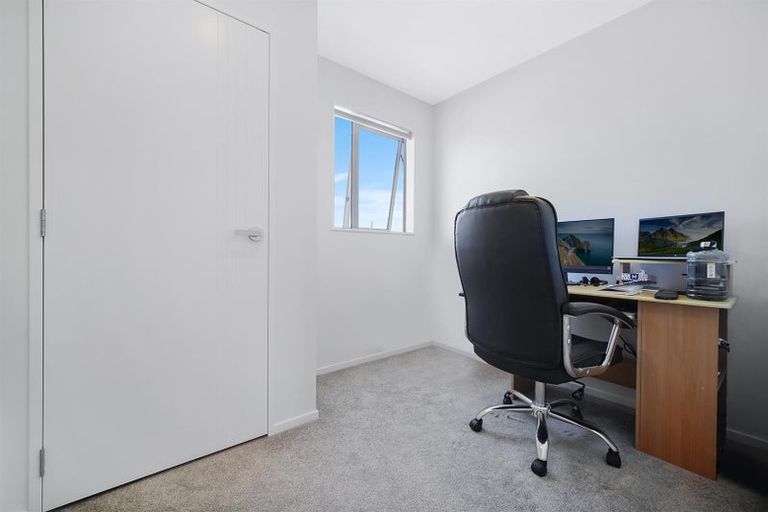 Photo of property in 14a Putiputi Way, Papakura, 2110